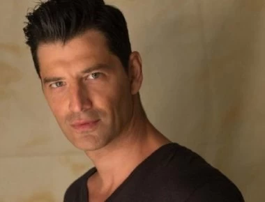 Ο Σάκης Ρουβάς αποθεώνει τον Γιώργο Λάνθιμο